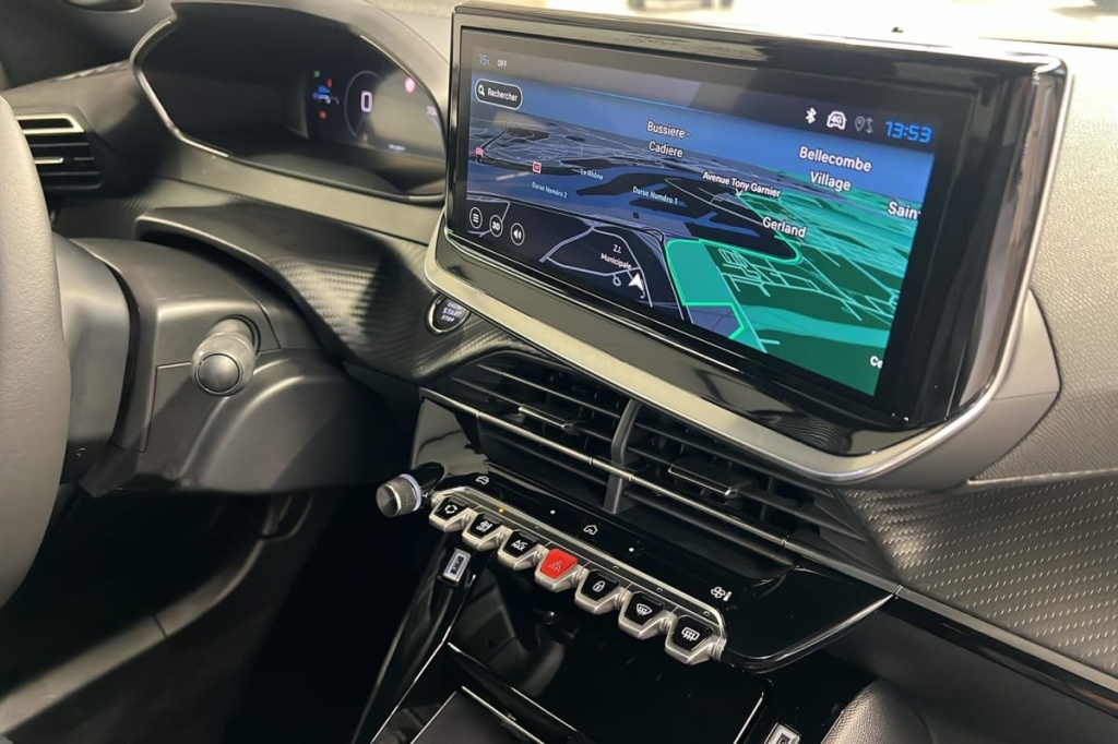 PEUGEOT 2008 100 S S BVM6 Allure - ref: 1-371249 - Photo 17