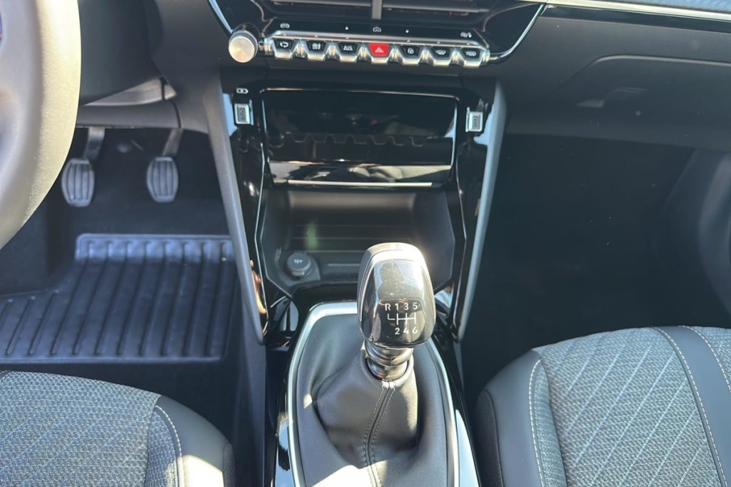 PEUGEOT 2008 100 S S BVM6 Allure - ref: 1-371276 - Photo 16