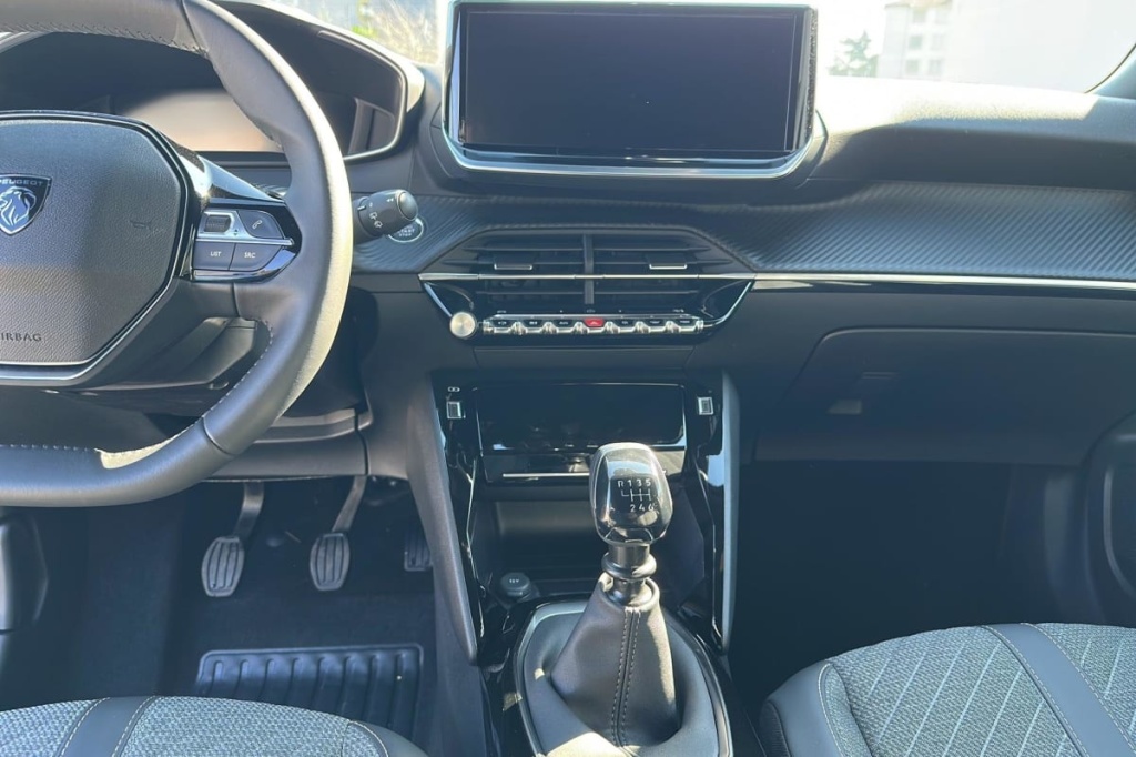 PEUGEOT 2008 100 S S BVM6 Allure - ref: 1-371276 - Photo 17