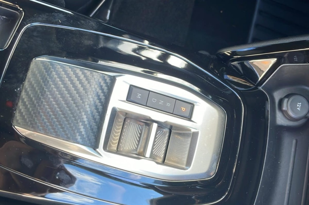 PEUGEOT 2008 Hybrid 145 e-DCS6 Allure - ref: 1-371339 - Photo 16