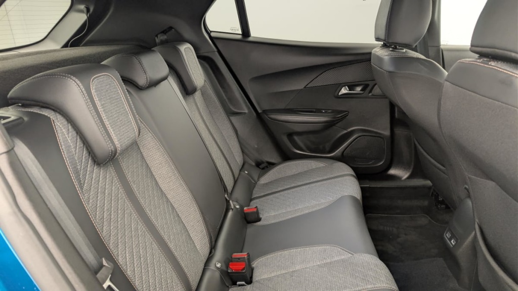 PEUGEOT 2008 Hybrid 145 e-DCS6 Allure - ref: 1-371351 - Photo 10