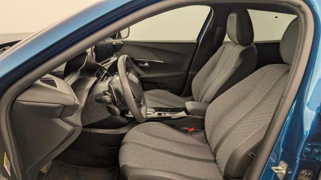 PEUGEOT 2008 Hybrid 145 e-DCS6 Allure - ref: 1-371351 - Photo 16