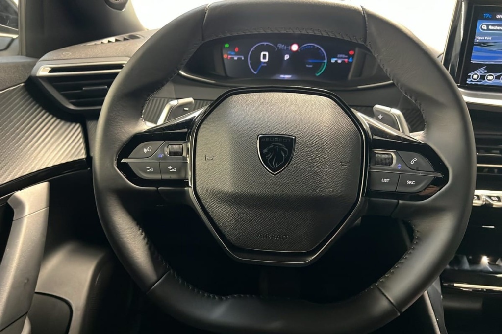 PEUGEOT 2008 Hybrid 145 e-DCS6 Allure - ref: 1-371432 - Photo 14