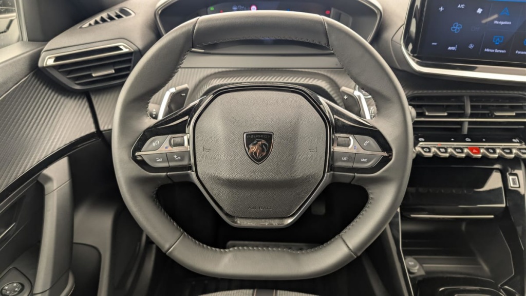 PEUGEOT 2008 Hybrid 145 e-DCS6 Allure - ref: 1-371441 - Photo 14