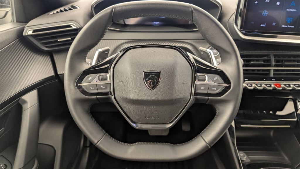 PEUGEOT 2008 Hybrid 145 e-DCS6 Allure - ref: 1-371447 - Photo 14