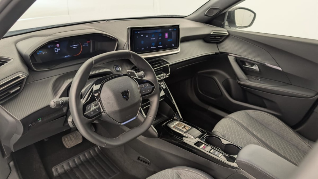 PEUGEOT 2008 Hybrid 145 e-DCS6 Allure - ref: 1-371447 - Photo 15