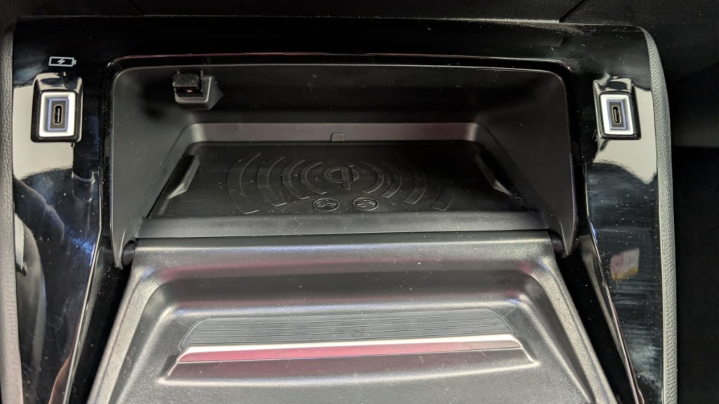 PEUGEOT 2008 Hybrid 145 e-DCS6 Allure - ref: 1-371447 - Photo 19