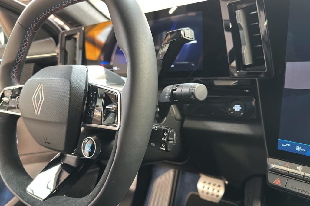 RENAULT Rafale hyper hybrid E-Tech 4x4 300 esprit Alpine - ref: 1-371459 - Photo 15