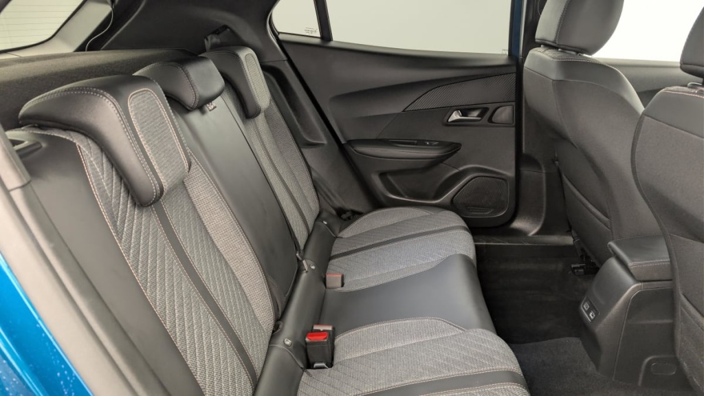 PEUGEOT 2008 Hybrid 145 e-DCS6 Allure - ref: 1-371647 - Photo 10