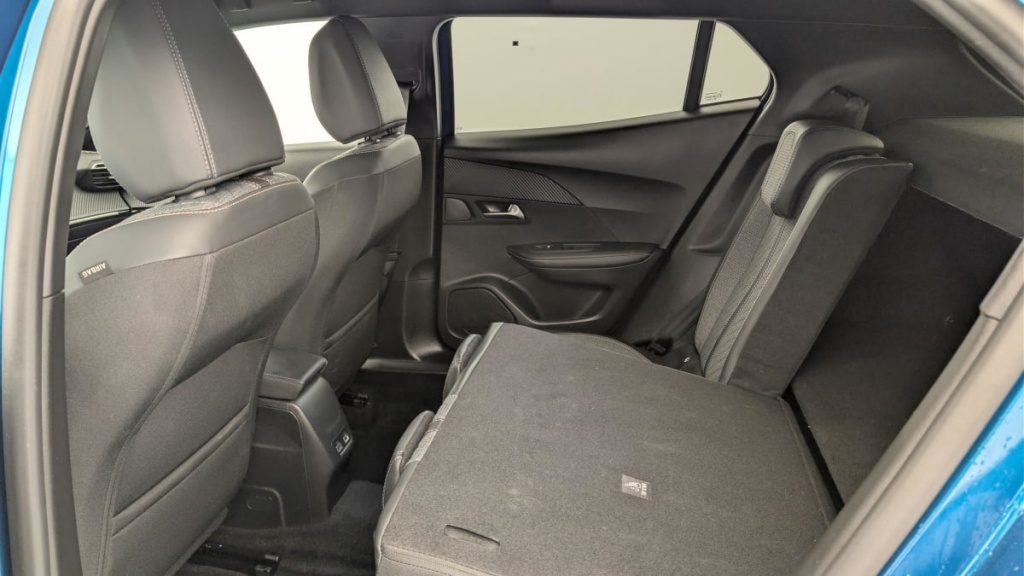 PEUGEOT 2008 Hybrid 145 e-DCS6 Allure - ref: 1-371647 - Photo 12