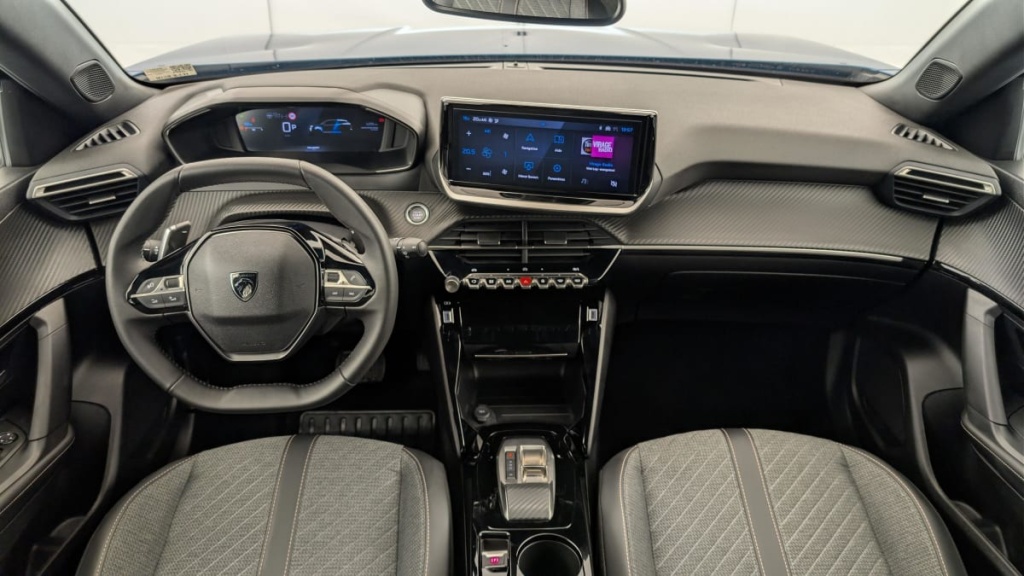 PEUGEOT 2008 Hybrid 145 e-DCS6 Allure - ref: 1-371647 - Photo 13