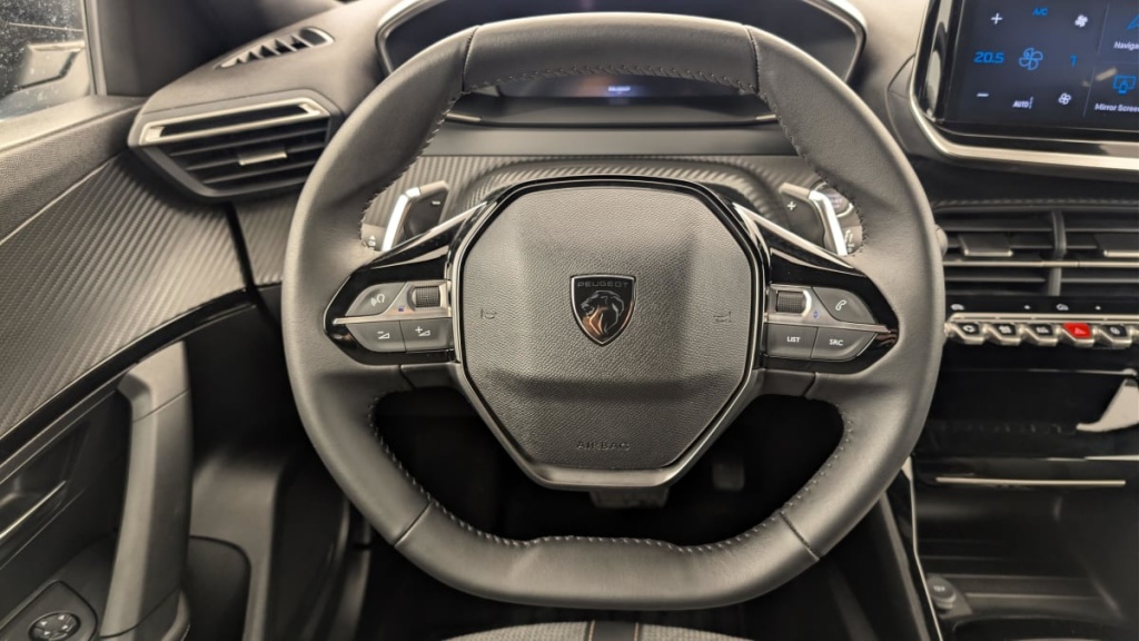 PEUGEOT 2008 Hybrid 145 e-DCS6 Allure - ref: 1-371647 - Photo 14