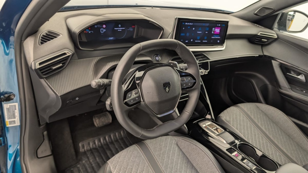 PEUGEOT 2008 Hybrid 145 e-DCS6 Allure - ref: 1-371647 - Photo 15