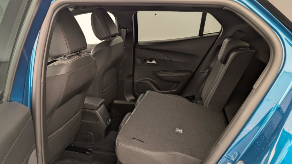 PEUGEOT 2008 Hybrid 145 e-DCS6 Allure - ref: 1-371649 - Photo 12