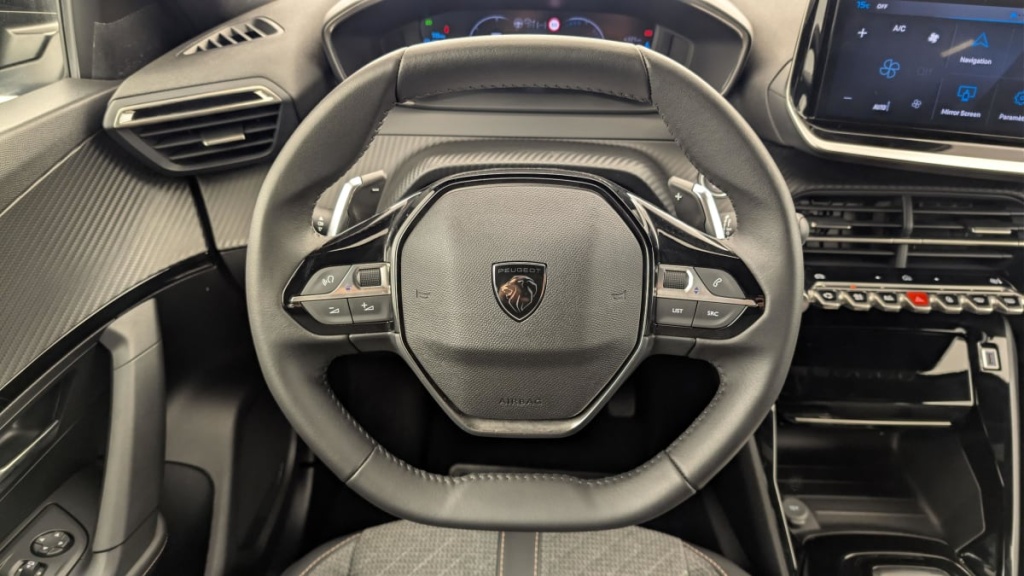 PEUGEOT 2008 Hybrid 145 e-DCS6 Allure - ref: 1-371649 - Photo 14