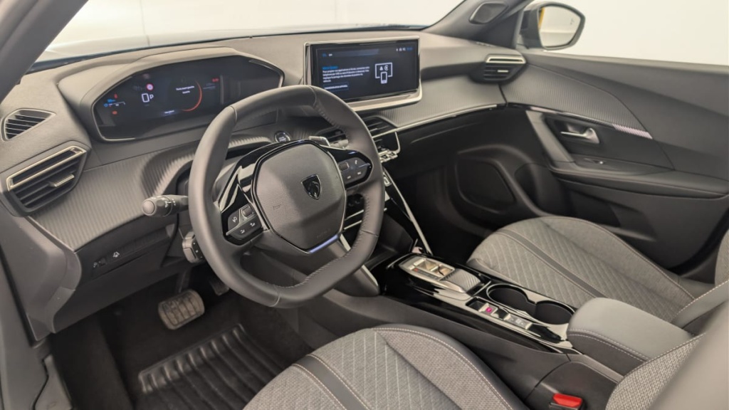 PEUGEOT 2008 Hybrid 145 e-DCS6 Allure - ref: 1-371654 - Photo 15