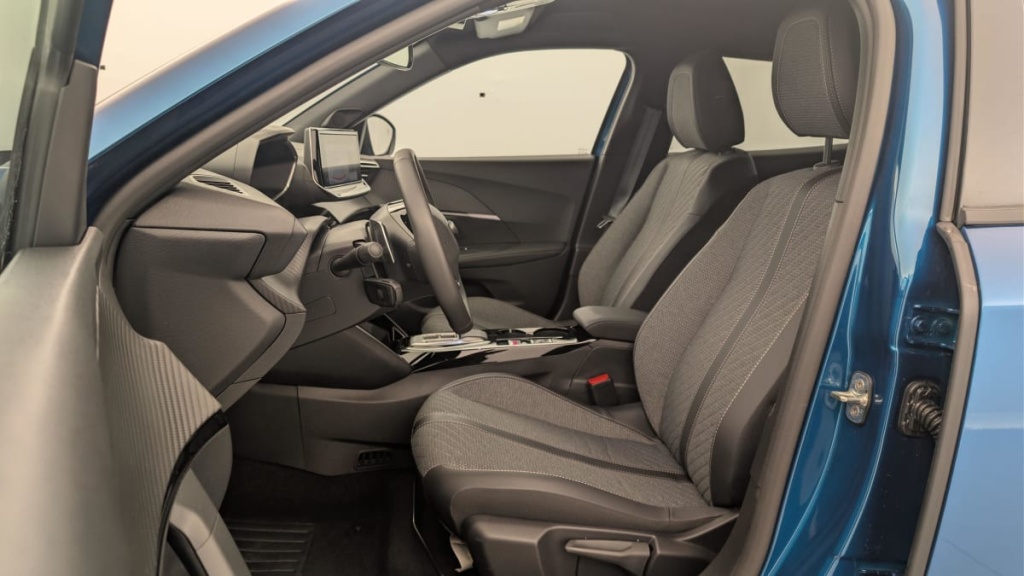 PEUGEOT 2008 Hybrid 145 e-DCS6 Allure - ref: 1-371654 - Photo 16