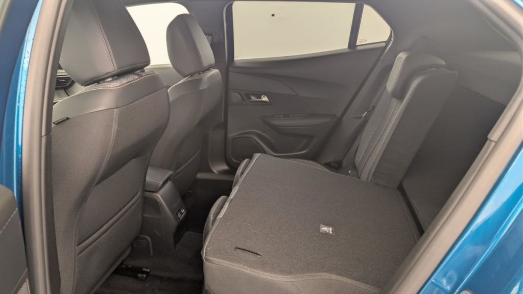 PEUGEOT 2008 Hybrid 145 e-DCS6 Allure - ref: 1-371656 - Photo 12