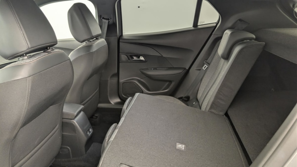 PEUGEOT 2008 Hybrid 145 e-DCS6 Allure - ref: 1-371676 - Photo 12