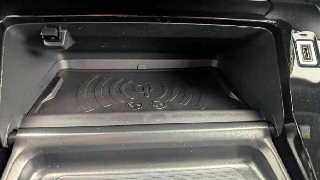 PEUGEOT 2008 Hybrid 145 e-DCS6 Allure - ref: 1-371693 - Photo 19