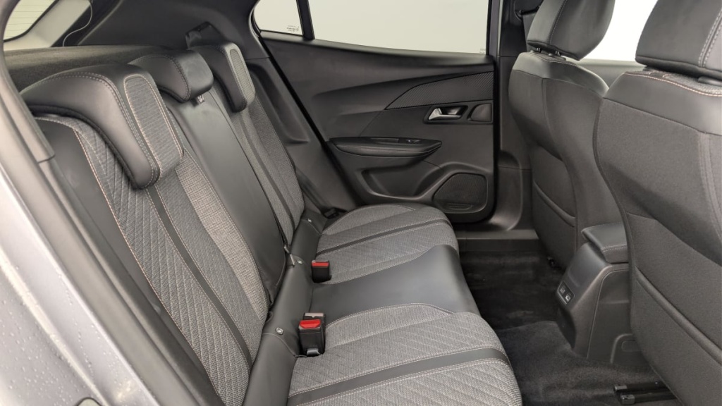 PEUGEOT 2008 Hybrid 145 e-DCS6 Allure - ref: 1-371695 - Photo 10