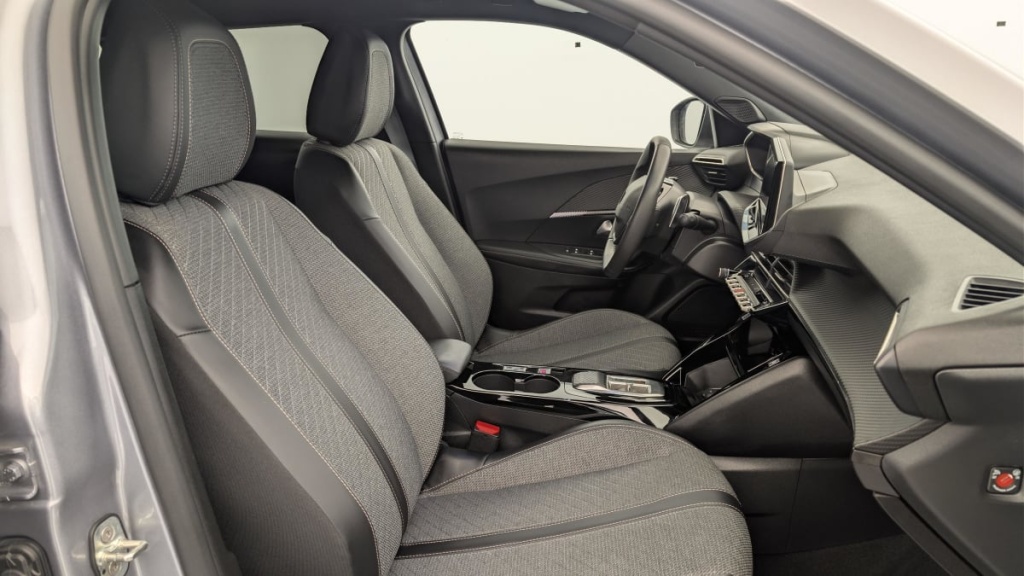 PEUGEOT 2008 Hybrid 145 e-DCS6 Allure - ref: 1-371705 - Photo 9