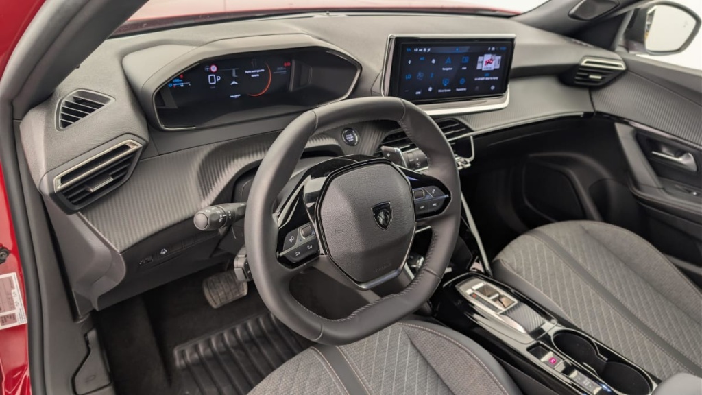 PEUGEOT 2008 Hybrid 145 e-DCS6 Allure - ref: 1-371737 - Photo 15