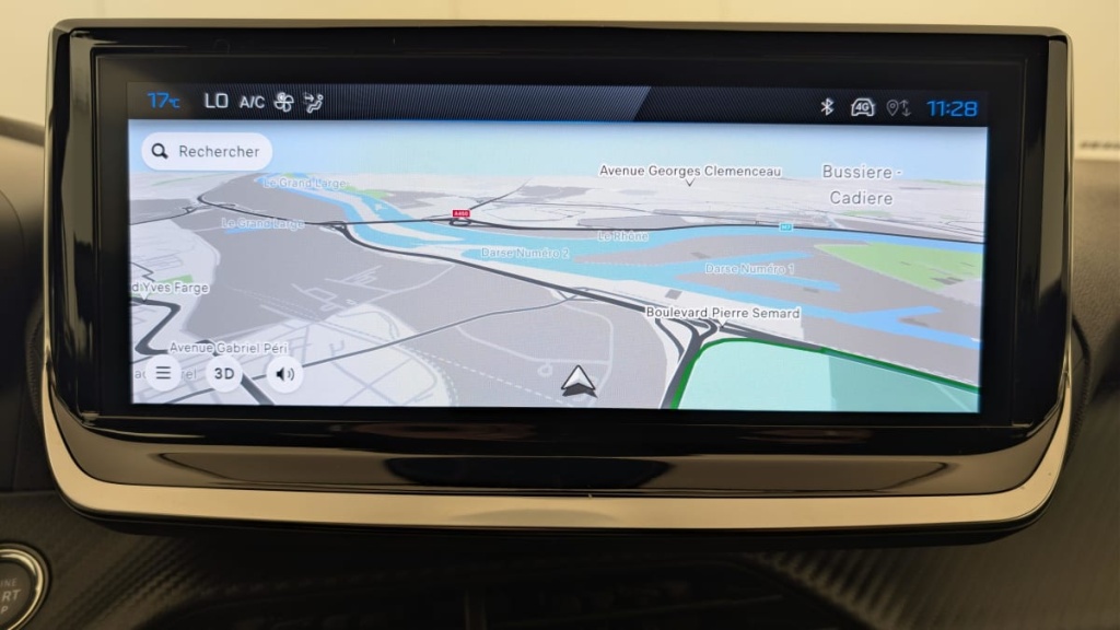 PEUGEOT 2008 Hybrid 145 e-DCS6 Allure - ref: 1-371737 - Photo 19