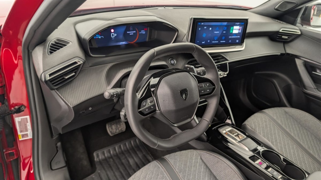 PEUGEOT 2008 Hybrid 145 e-DCS6 Allure - ref: 1-371747 - Photo 15