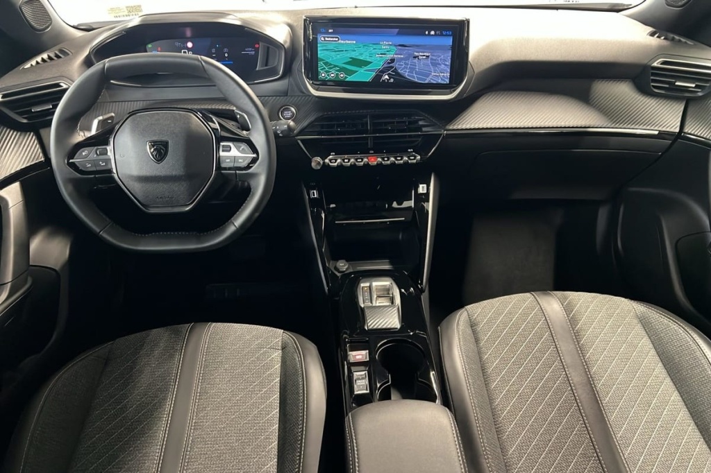 PEUGEOT 2008 Hybrid 145 e-DCS6 Allure - ref: 1-371756 - Photo 12