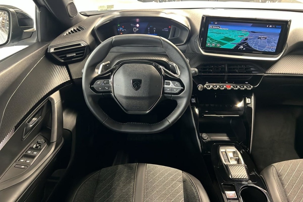 PEUGEOT 2008 Hybrid 145 e-DCS6 Allure - ref: 1-371756 - Photo 13