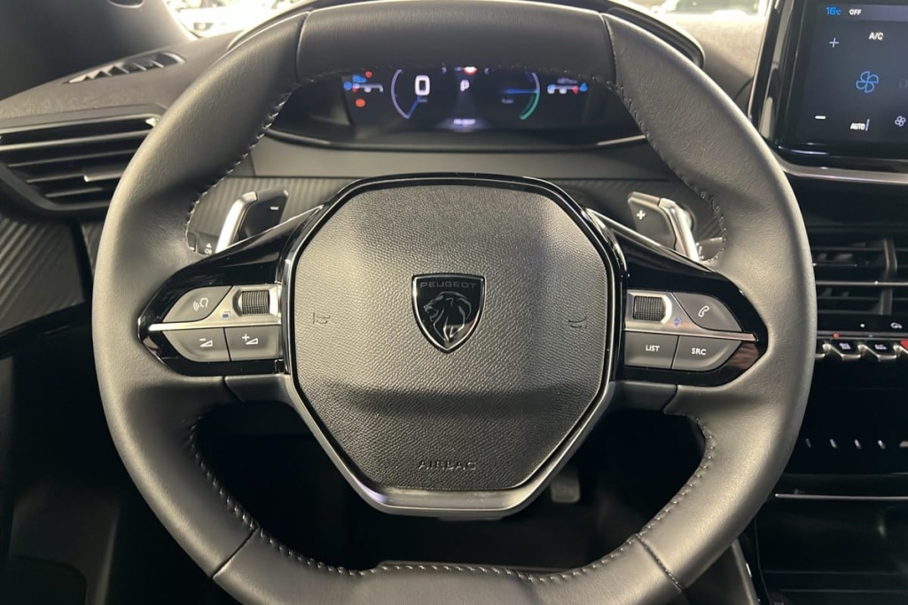 PEUGEOT 2008 Hybrid 145 e-DCS6 Allure - ref: 1-371760 - Photo 14