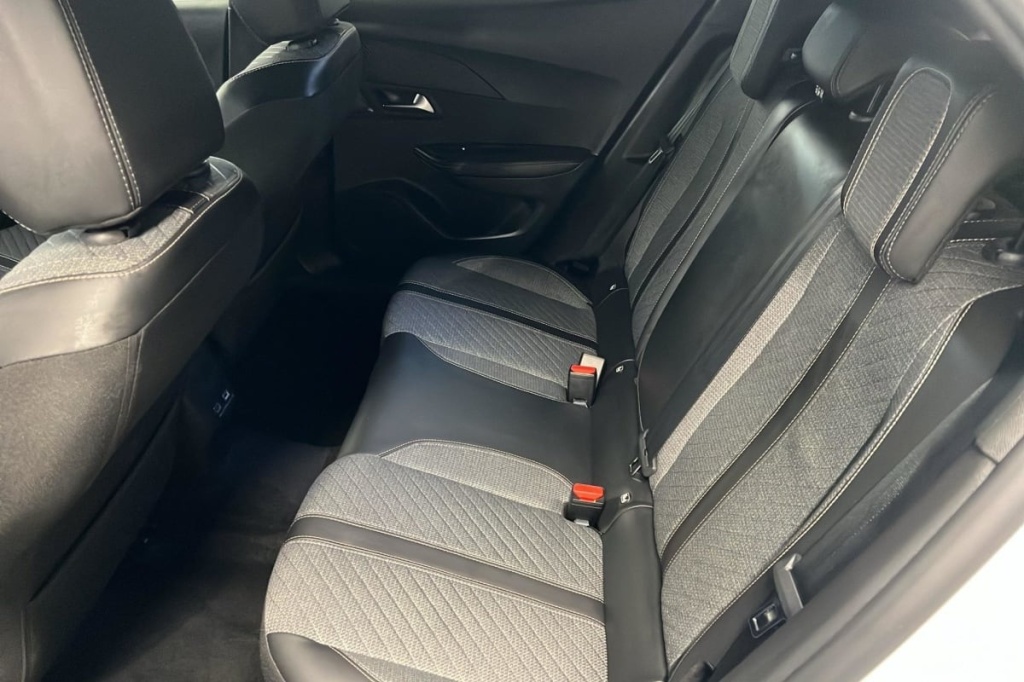 PEUGEOT 2008 Hybrid 145 e-DCS6 Allure - ref: 1-371769 - Photo 10