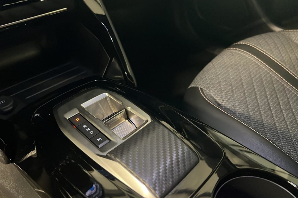 PEUGEOT 2008 Hybrid 145 e-DCS6 Allure - ref: 1-371769 - Photo 16