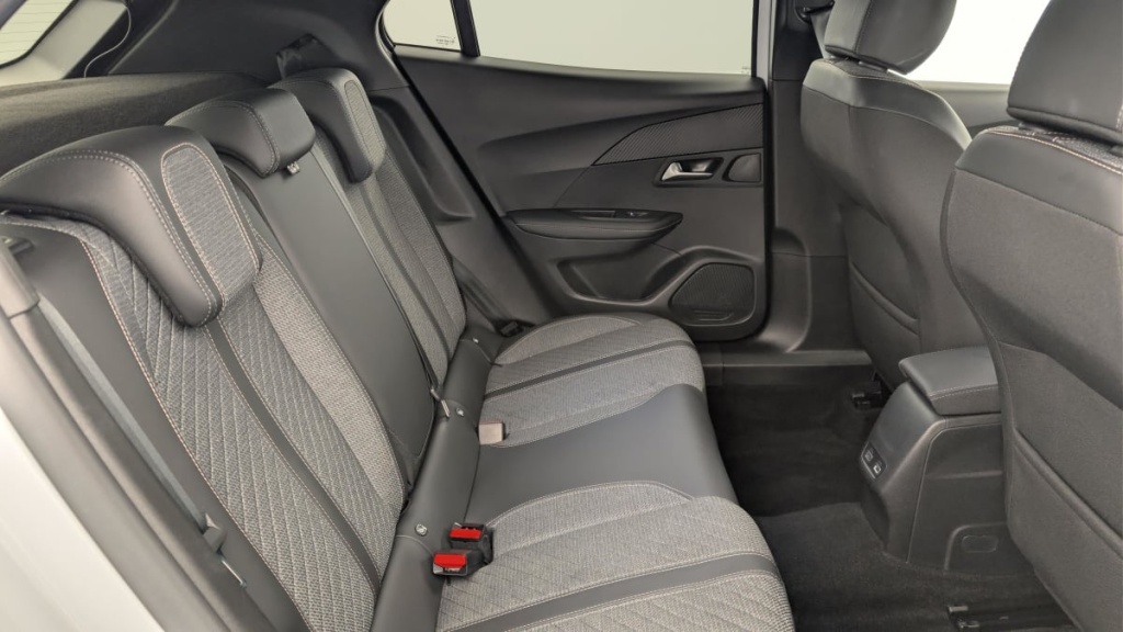 PEUGEOT 2008 Hybrid 145 e-DCS6 Allure - ref: 1-371772 - Photo 10