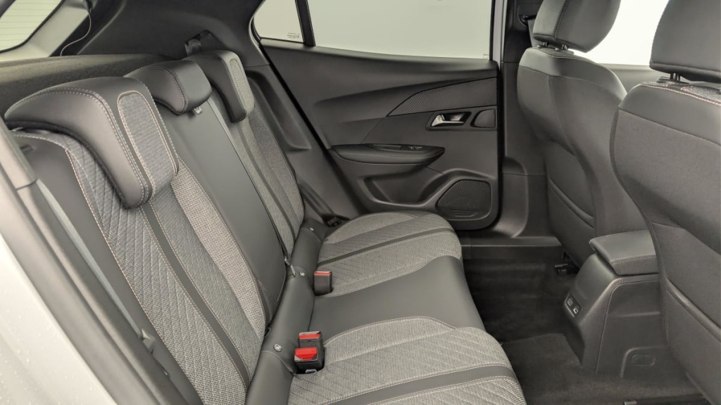 PEUGEOT 2008 Hybrid 145 e-DCS6 Allure - ref: 1-371774 - Photo 10