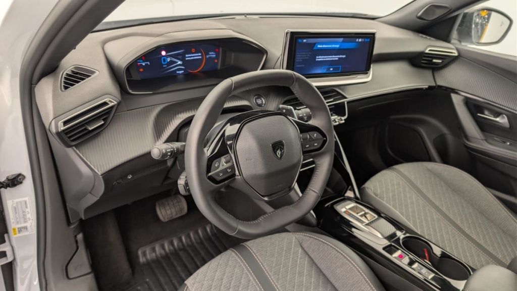 PEUGEOT 2008 Hybrid 145 e-DCS6 Allure - ref: 1-371774 - Photo 15