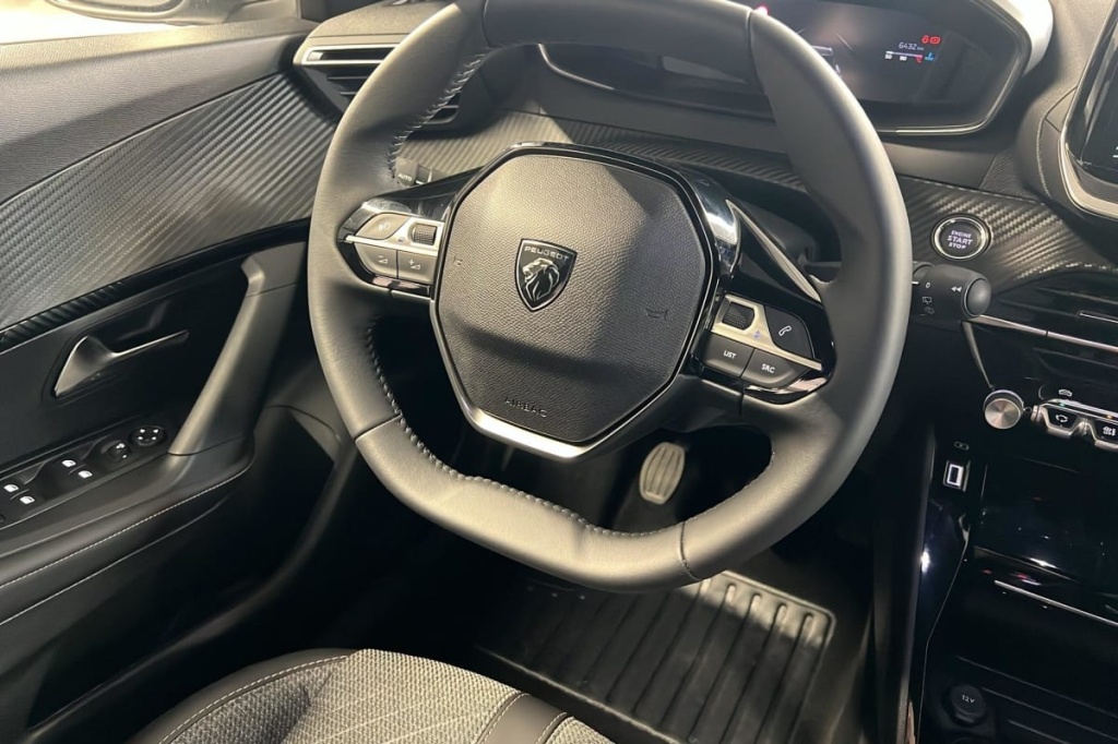 PEUGEOT 2008 100 S S BVM6 Allure - ref: 1-371837 - Photo 13