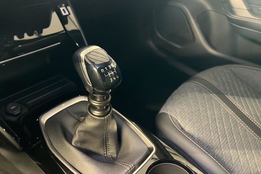 PEUGEOT 2008 100 S S BVM6 Allure - ref: 1-371837 - Photo 16