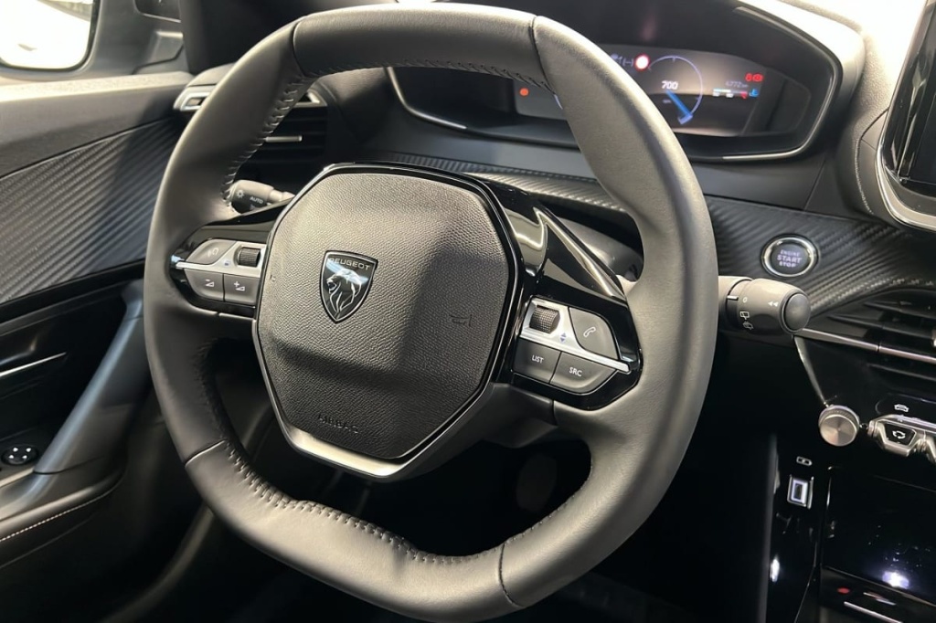 PEUGEOT 2008 100 S S BVM6 Allure - ref: 1-371865 - Photo 15