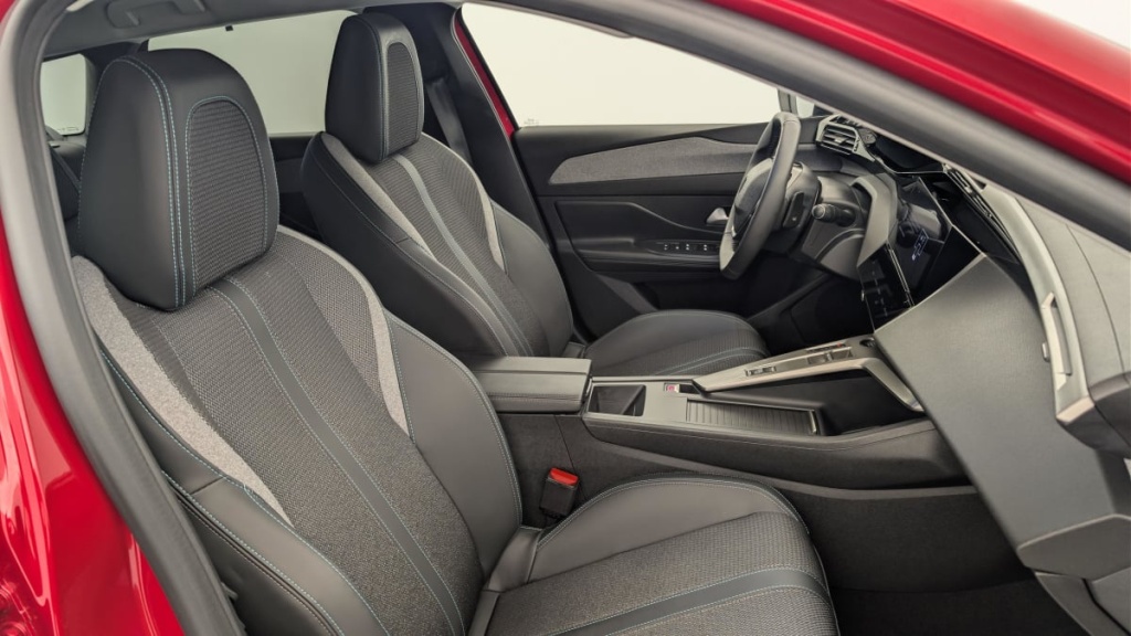 PEUGEOT 308 SW Hybrid 145 e-DCS6 Allure - ref: 1-371903 - Photo 9