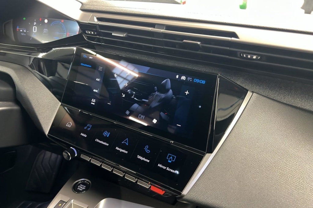 PEUGEOT 308 SW Hybrid 145 e-DCS6 Allure - ref: 1-371908 - Photo 17