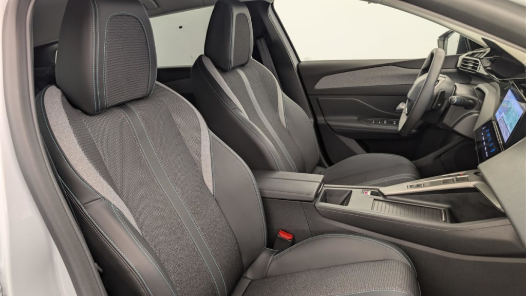 PEUGEOT 308 SW Hybrid 145 e-DCS6 Allure - ref: 1-371944 - Photo 9