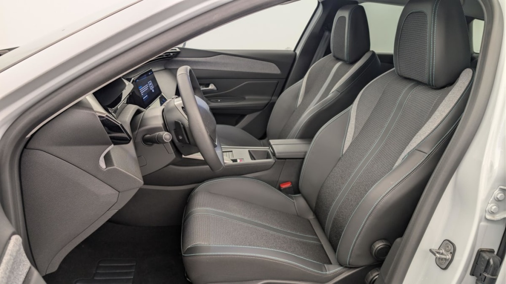 PEUGEOT 308 SW Hybrid 145 e-DCS6 Allure - ref: 1-371948 - Photo 16