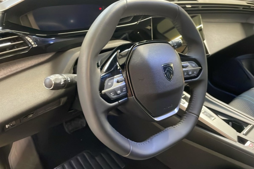 PEUGEOT 308 Hybrid 145 e-DCS6 Allure - ref: 1-372048 - Photo 15