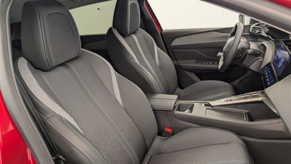 PEUGEOT 308 Hybrid 145 e-DCS6 Allure - ref: 1-372051 - Photo 9