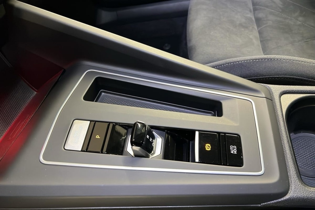 VOLKSWAGEN Golf 1.4 HYBRIDE RECHARGEABLE OPF 204 DSG STYLE - ref: 1-372467 - Photo 16