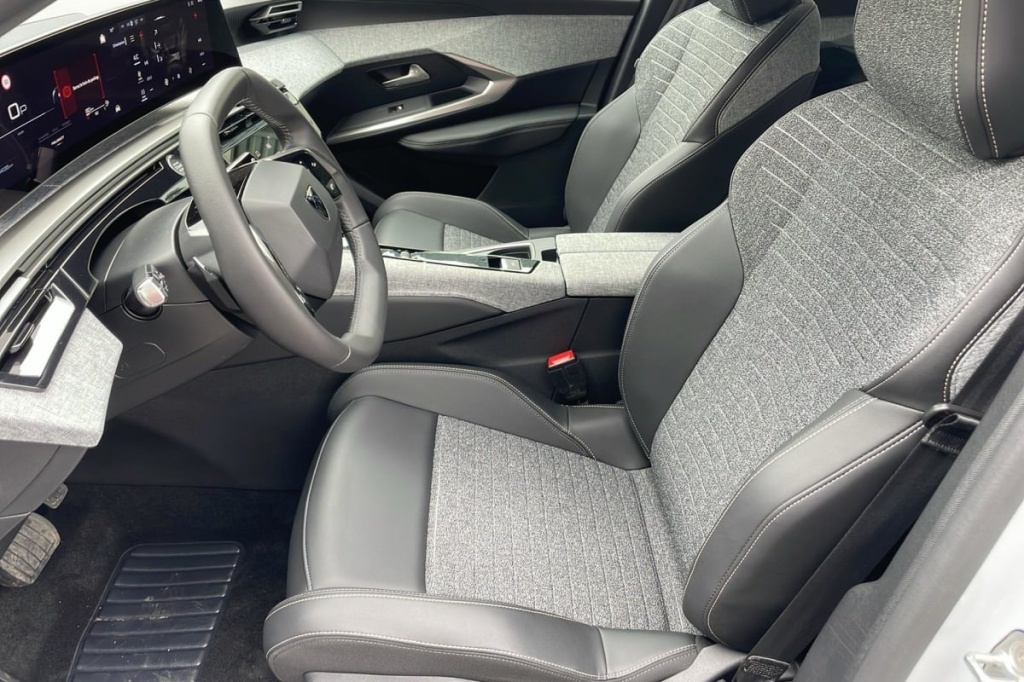 PEUGEOT 3008 HYBRID 136 E-DCS6 ALLURE - ref: 1-372525 - Photo 9