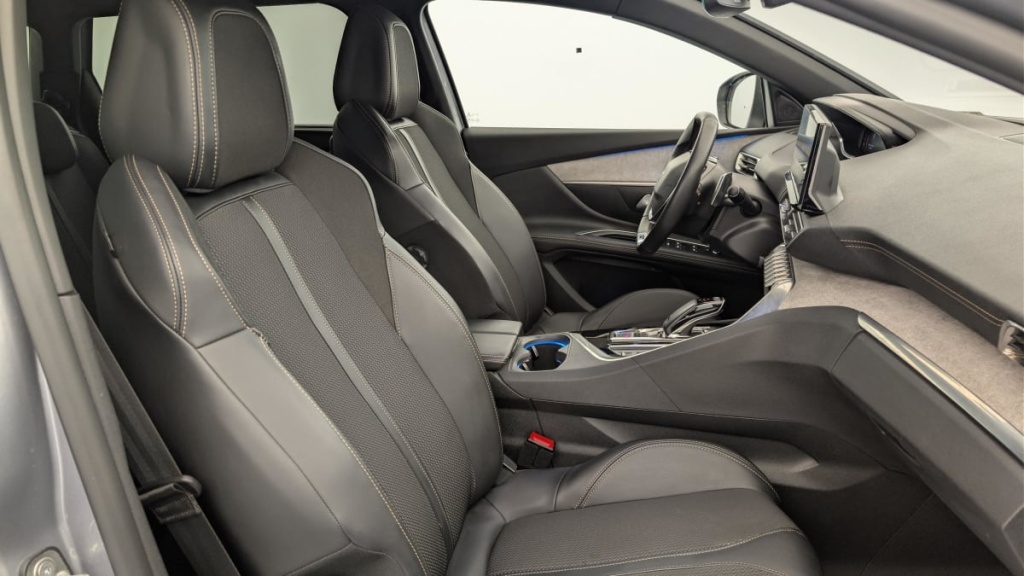 PEUGEOT 5008 PureTech 130ch S S EAT8 GT - ref: 1-372865 - Photo 9