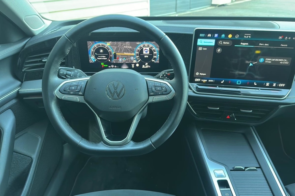 VOLKSWAGEN Passat 1.5 eTSI OPF 150 DSG7 Life Plus - ref: 1-374085 - Photo 13